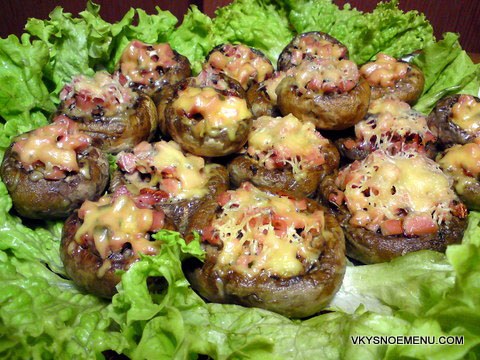 шампиньоны с ветчиной и сыром