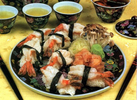 суши с пильчатыми креветками