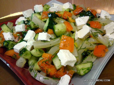 салат с кальмарами