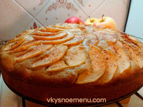 яблочный пирог