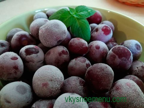 заморозить фрукты и ягоды